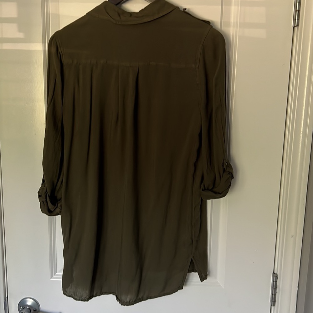 Super soft green button down - Picture 2 of 8